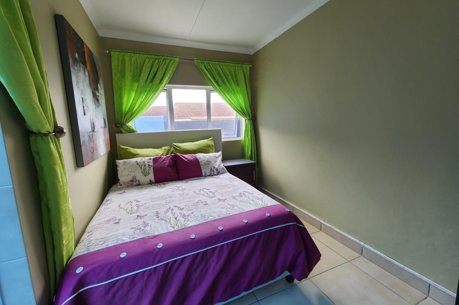 8 Bedroom Property for Sale in Wavecrest Eastern Cape